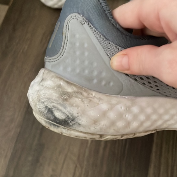 Nike running shoes - Picture 3 of 5